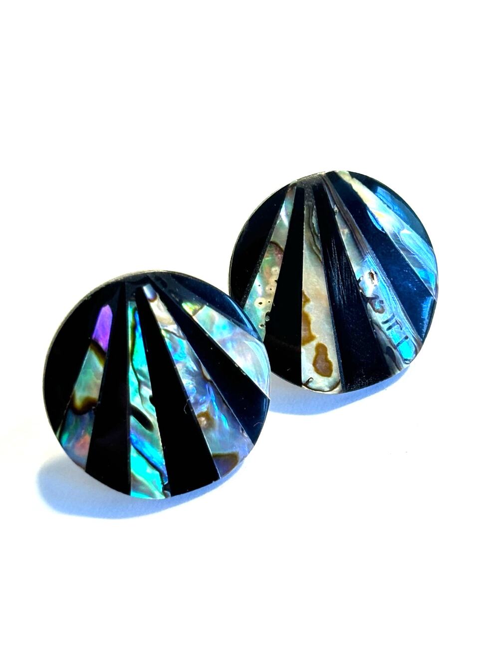 Pierced earrings Y2K vintage rounds black stone & abalone shell inlay beach chic